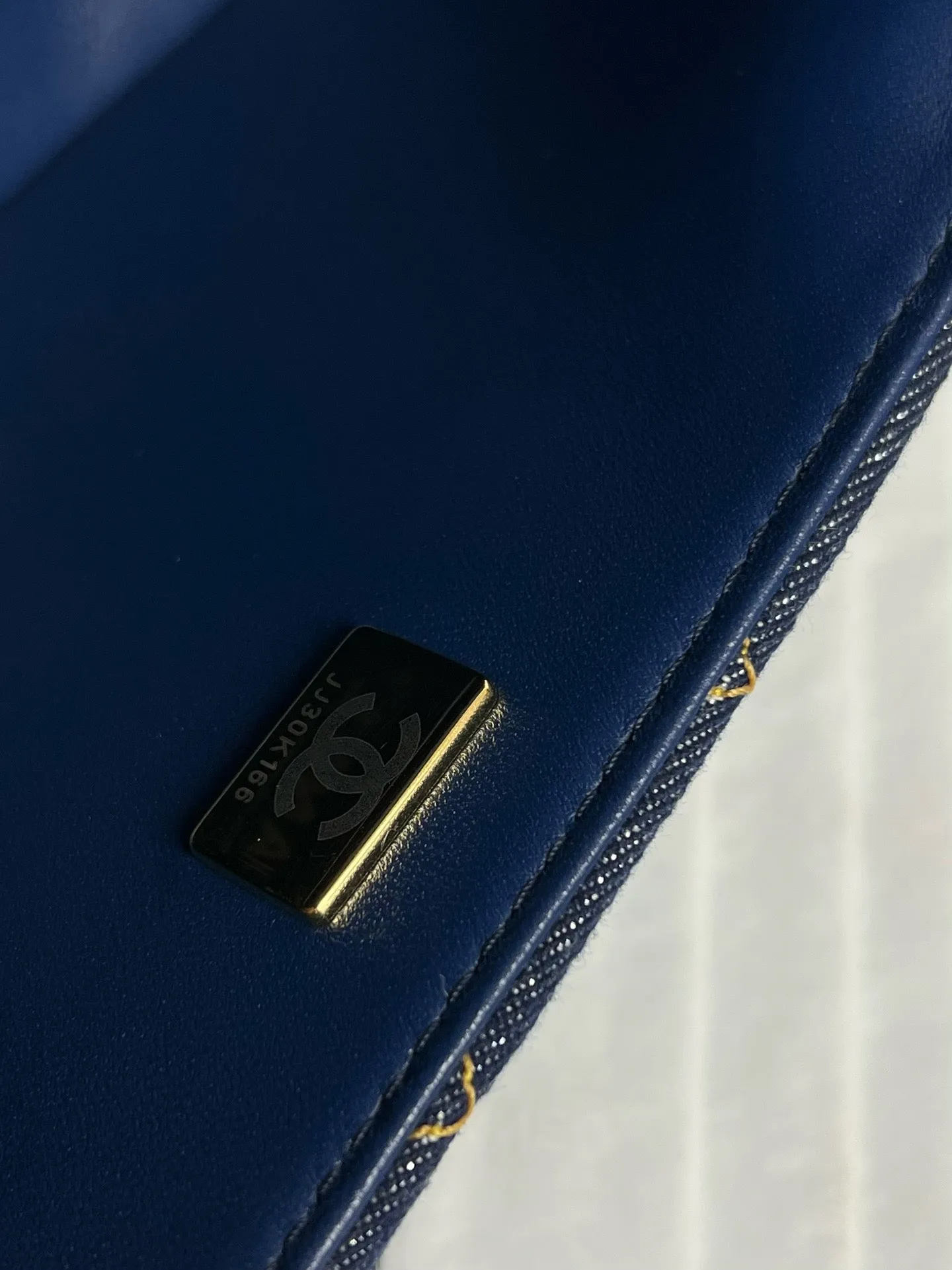 CC1050 Mini Classic Handbag / HIGHEST QUALITY VERSION / 4.7 x 7.9 x 2.4in