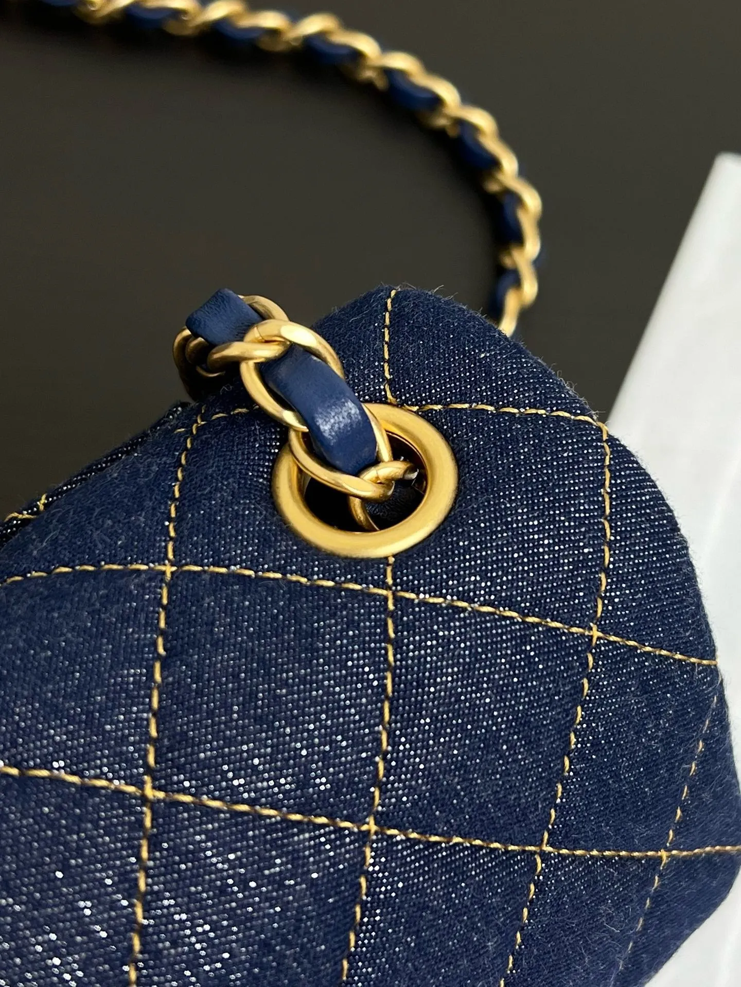 CC1050 Mini Classic Handbag / HIGHEST QUALITY VERSION / 4.7 x 7.9 x 2.4in