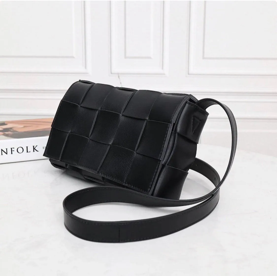 Intrecciato Weave Leather Handbag