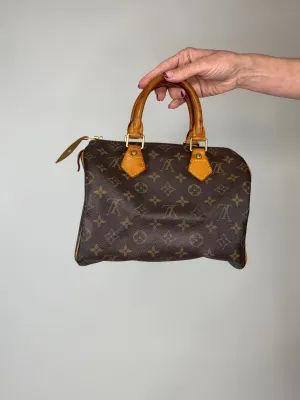 Louis Vuitton Monogram Speedy 25
