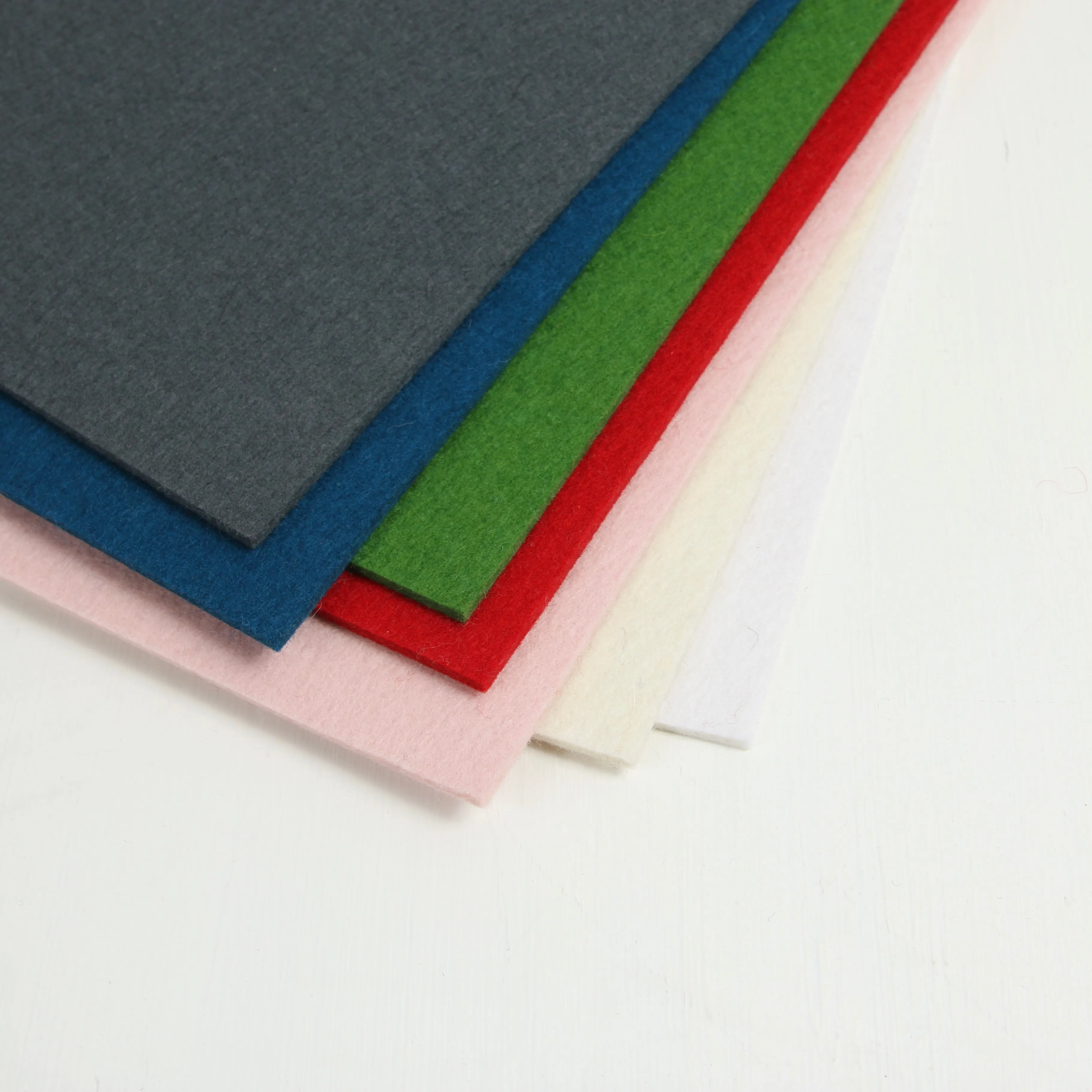 Magpie Blue, Thick felt