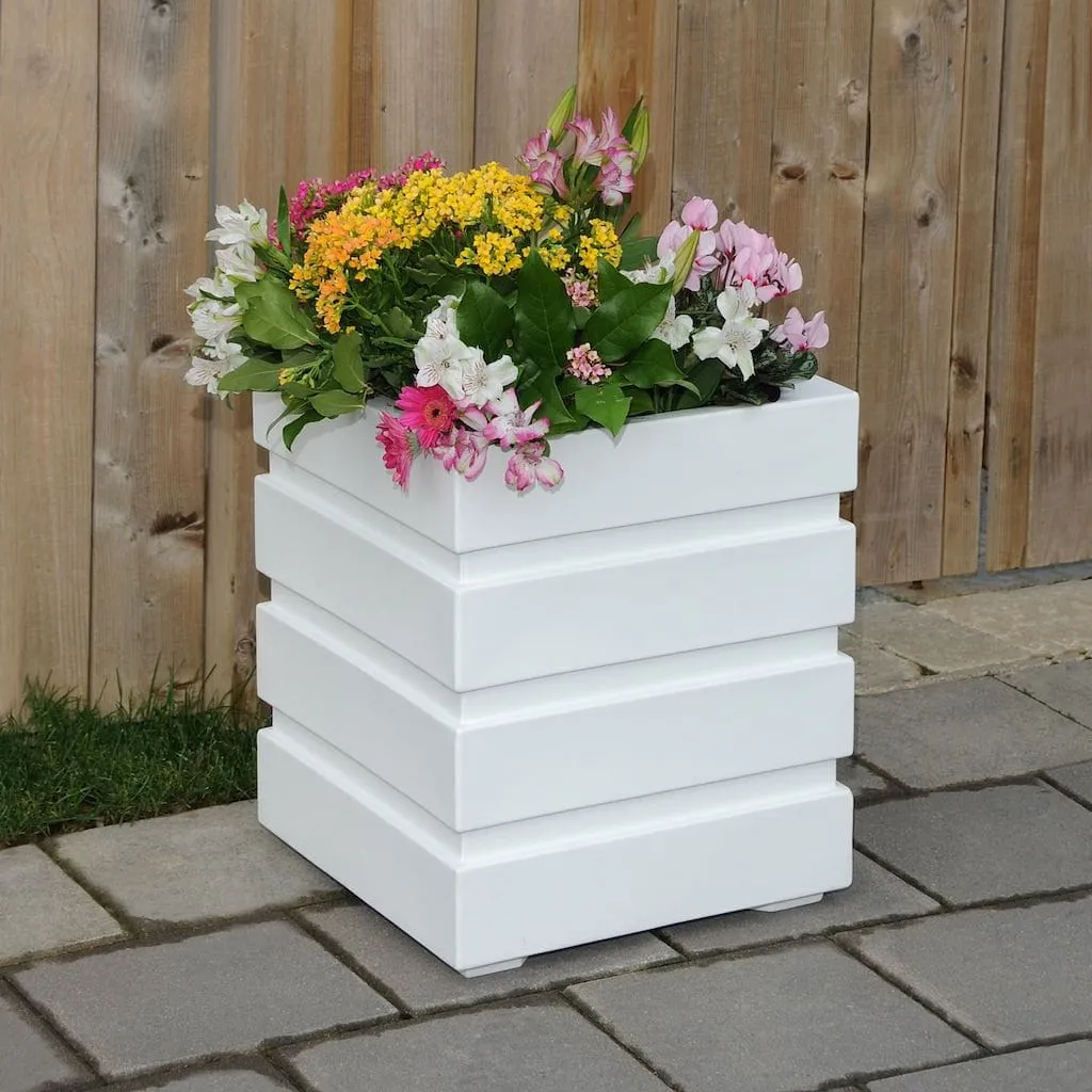 Mayne Freeport 18x18 Square Planter