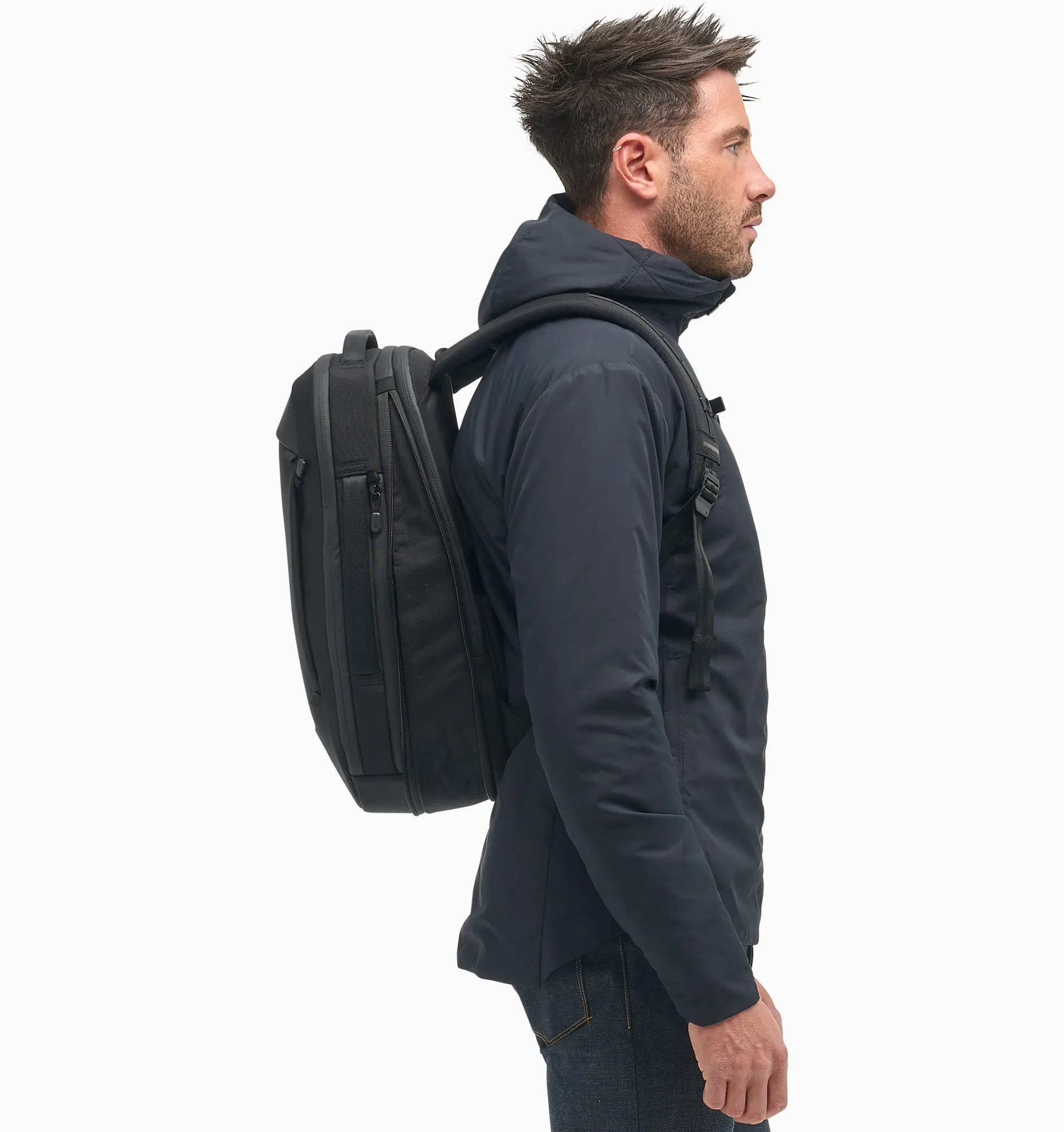 Nomatic Navigator Backpack