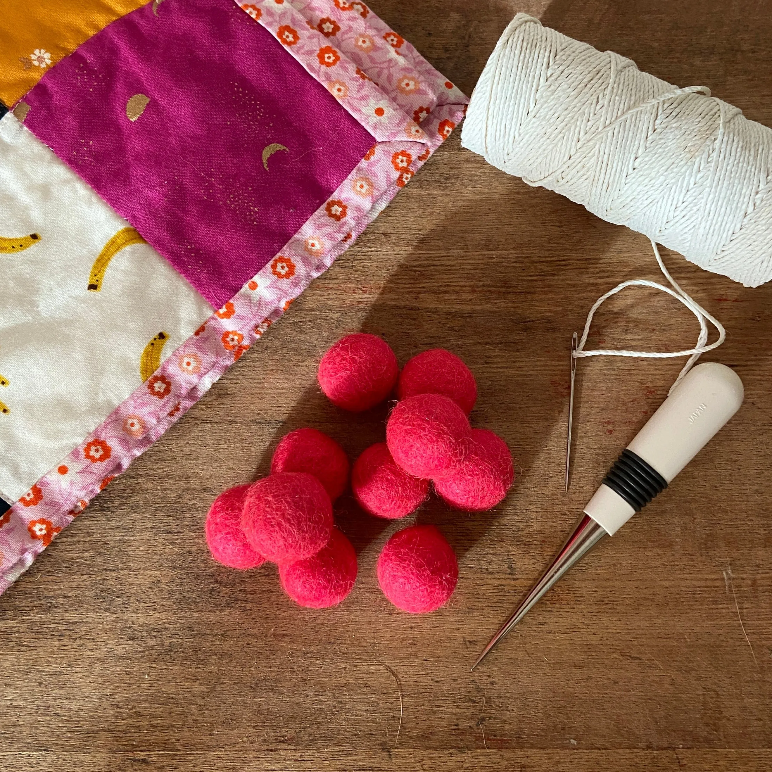 Wool Felt Balls - #19 Snapdragon - Ten 1" Balls, 2.2cm